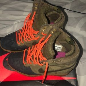 Women High top Nike Wedge Sneaker